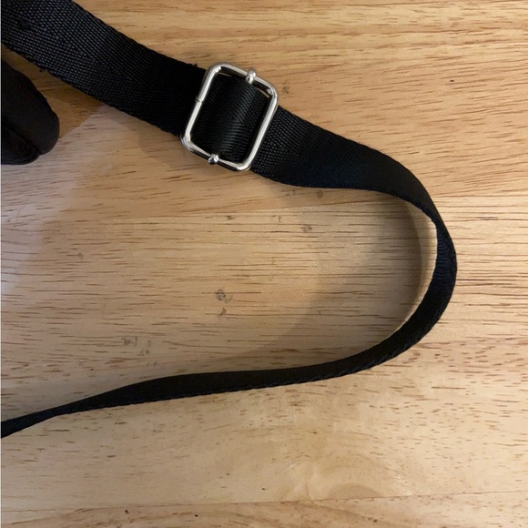 Kenneth Cole Reaction Quilted Black Crossbody Bag - Picture 4 of 11